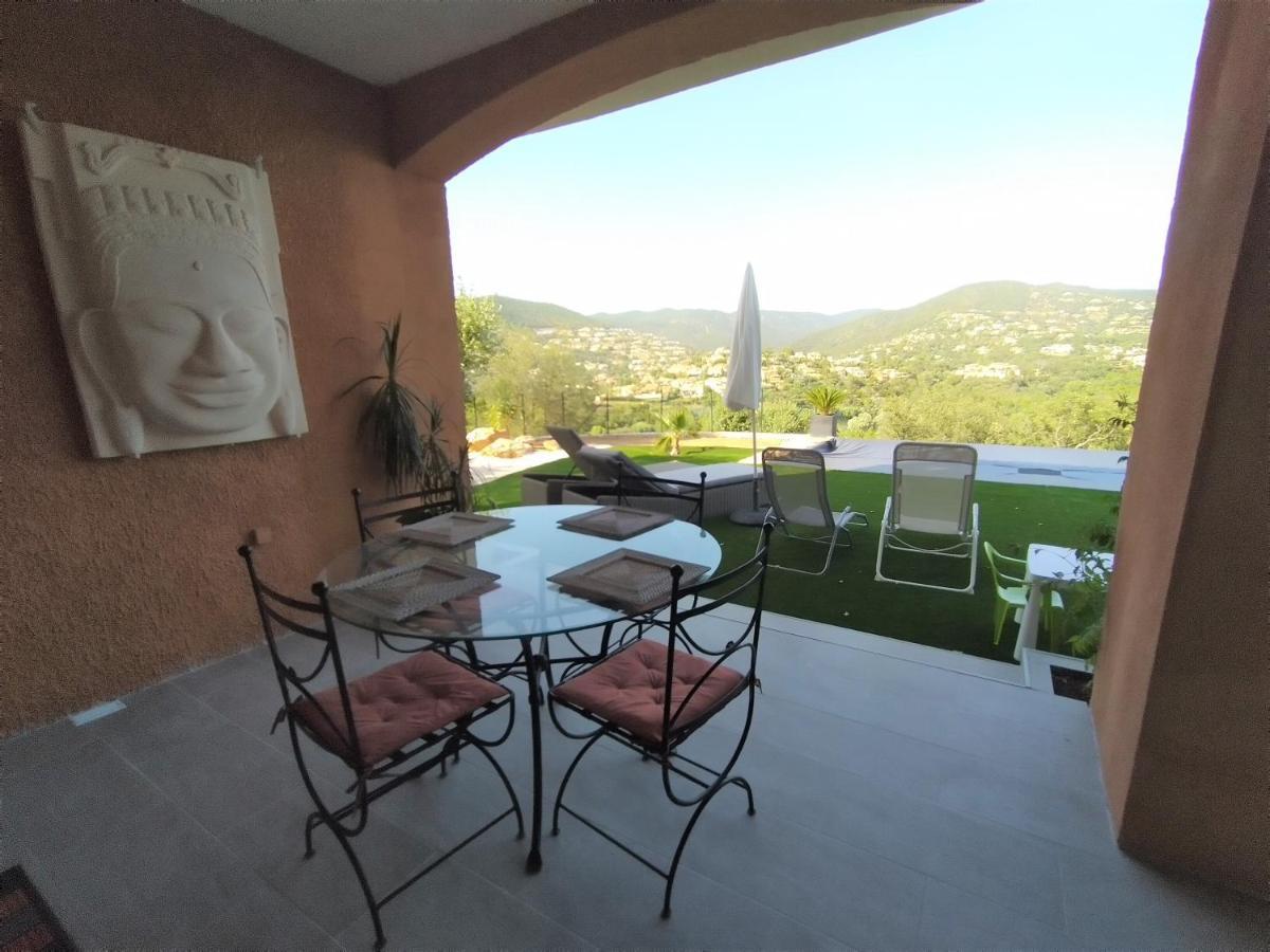 Superbe Bas De Villa 80 M2 Piscine Privee Reservee Aux Vacanciers Avec Vue Magnifique 6 Couchages La Londe-les-Maures Exterior foto
