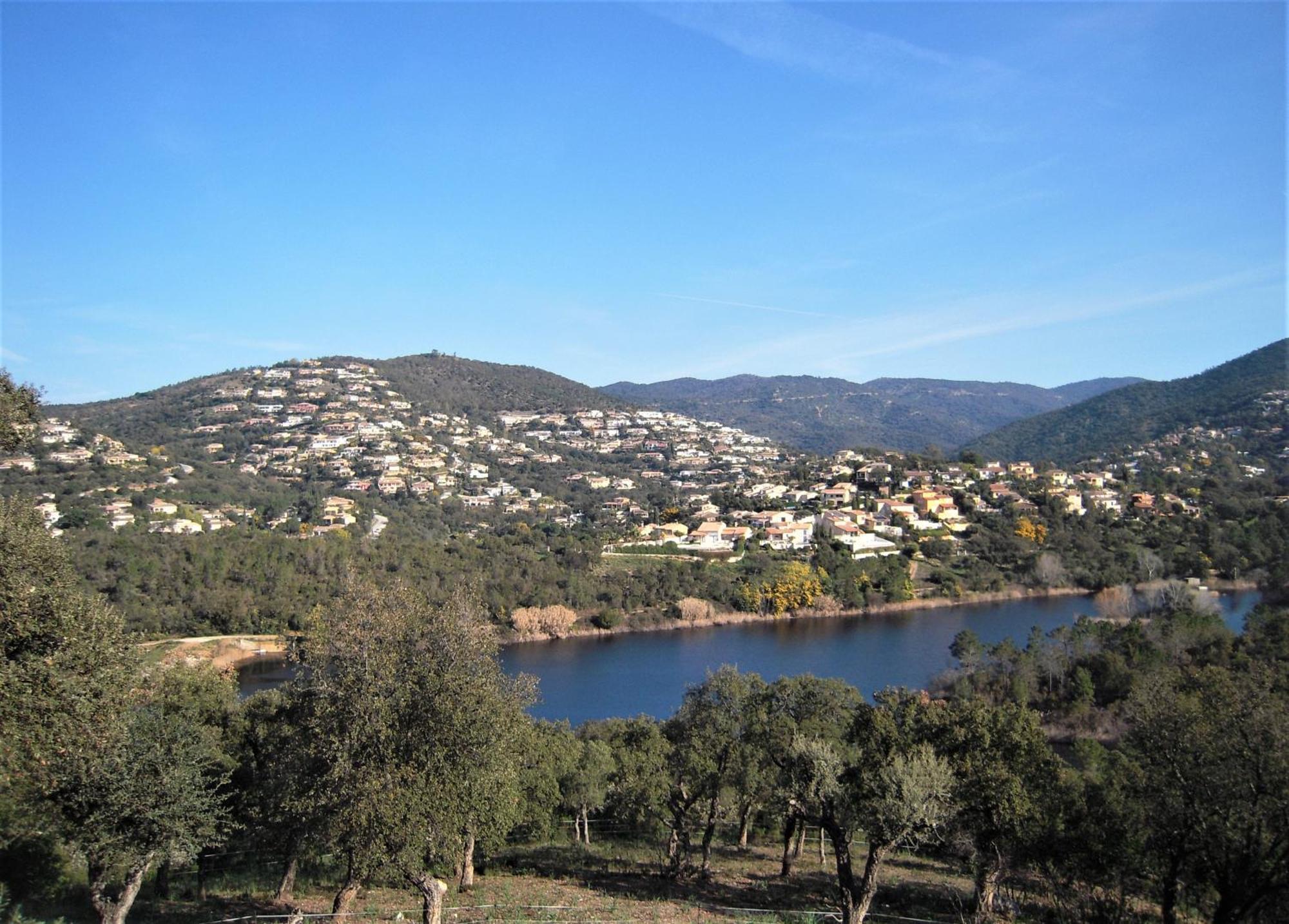 Superbe Bas De Villa 80 M2 Piscine Privee Reservee Aux Vacanciers Avec Vue Magnifique 6 Couchages La Londe-les-Maures Exterior foto