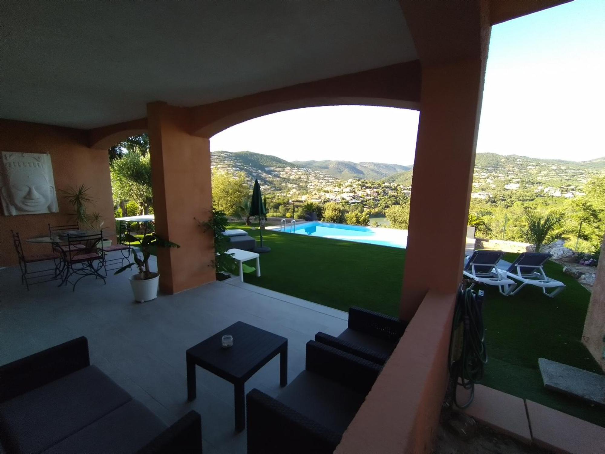Superbe Bas De Villa 80 M2 Piscine Privee Reservee Aux Vacanciers Avec Vue Magnifique 6 Couchages La Londe-les-Maures Exterior foto